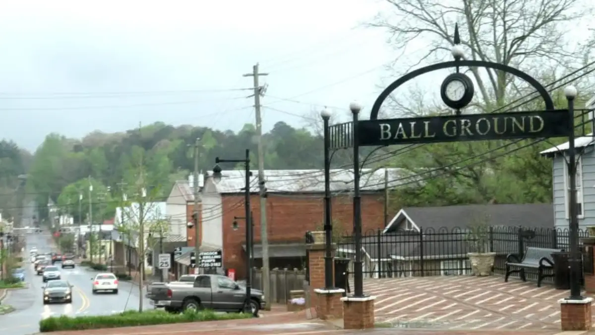 limo Atlanta Airport to Ball Ground with chauffeur-driven cars and limousines