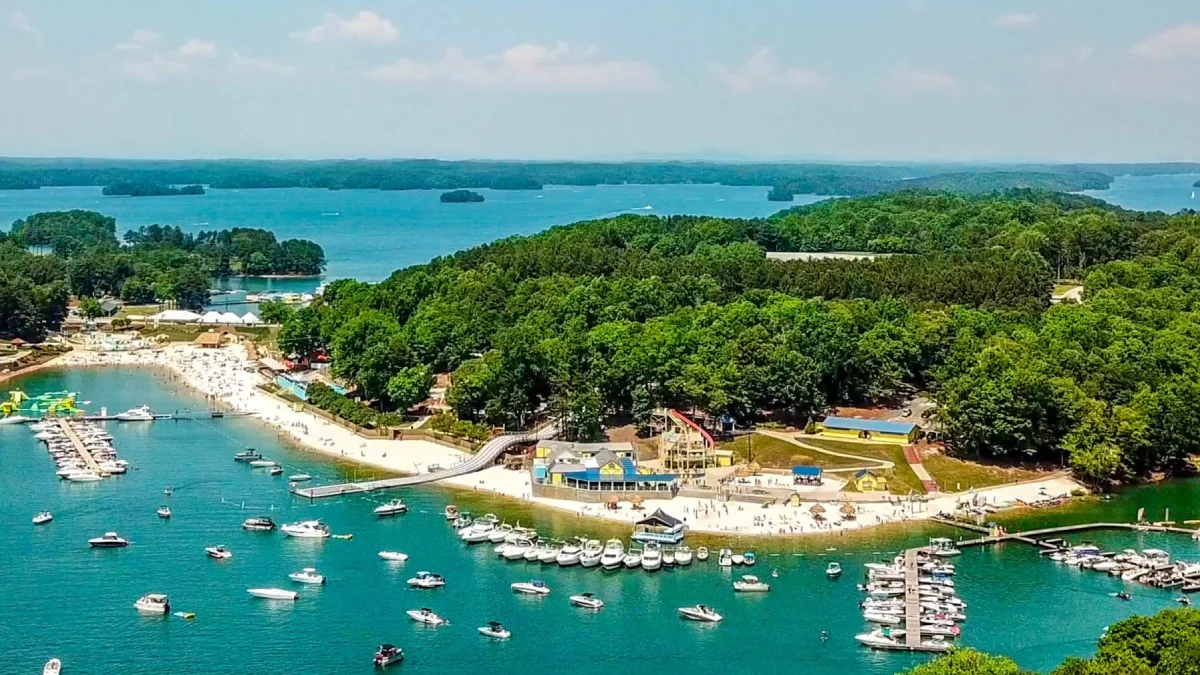 Limo service from Atlanta Airport to Lake Lanier with sedans, SUVs, and limousines