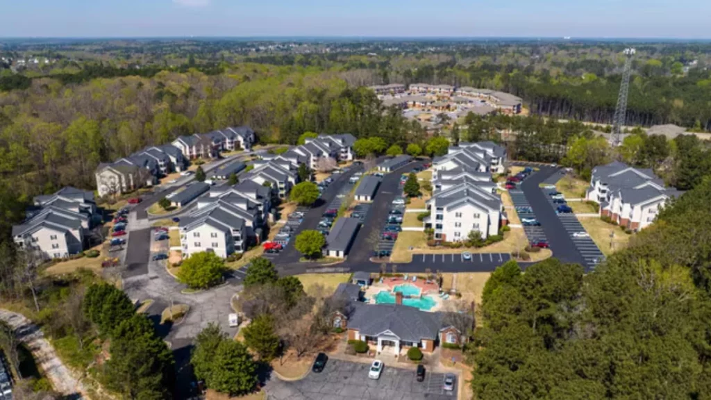 transportation from Atlanta Airport to Hampton GA with sedans, SUVs, limousines, and shuttles